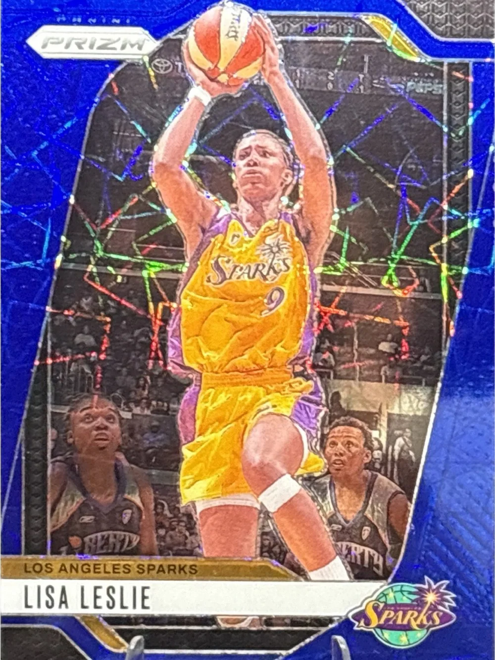 Panini Sparks Lisa Leslie Basketball Trading Card - Blue Cracked Ice Prizm